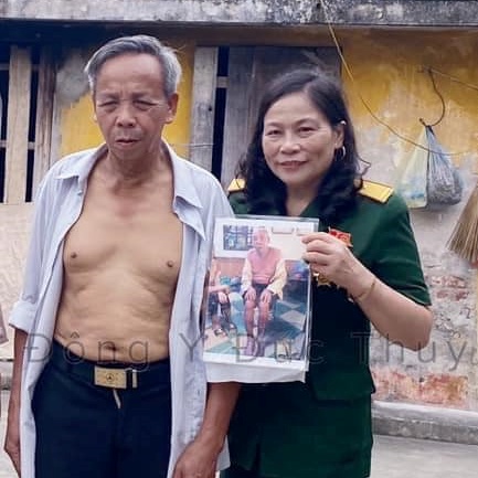 điều trị vảy nến bằng đông y ở Hải dương, phòng khám đông y Đức Thủy, ông Nhuần ở Nam định điều trị vảy nến ở Hải Dương
